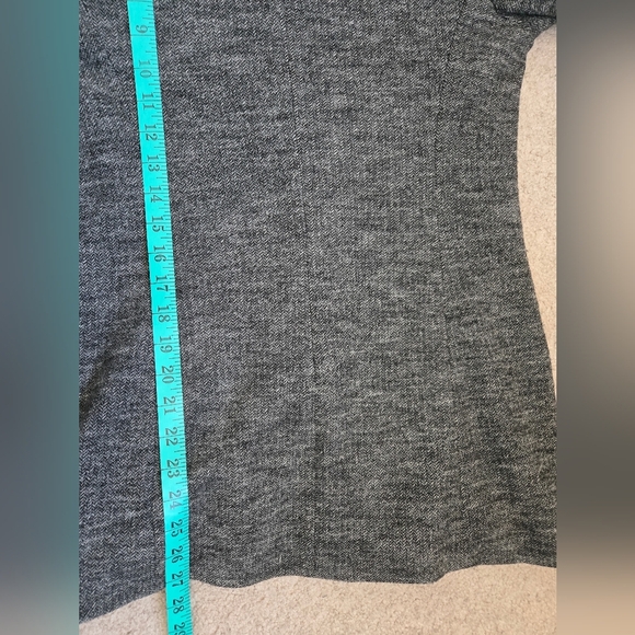 VINCE Wool Grey Herringbone Tweed Blazer/ Jacket. Size 4 - Picture 13 of 14